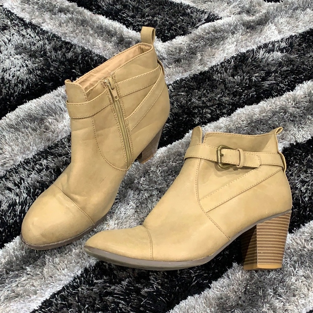 tan shirt boots